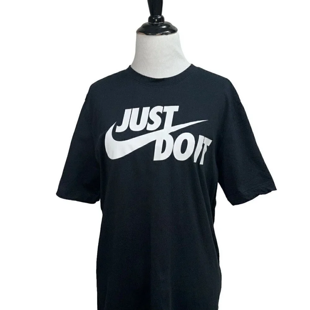 Nike Men's S Small Classic T-Shirt The Nike Tee Graphic Print Nike Swoop Black